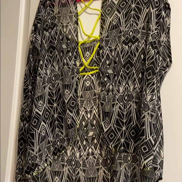 Torrid lace up back flowy blouse Sz 2 plus size shirt top - Picture 4 of 5